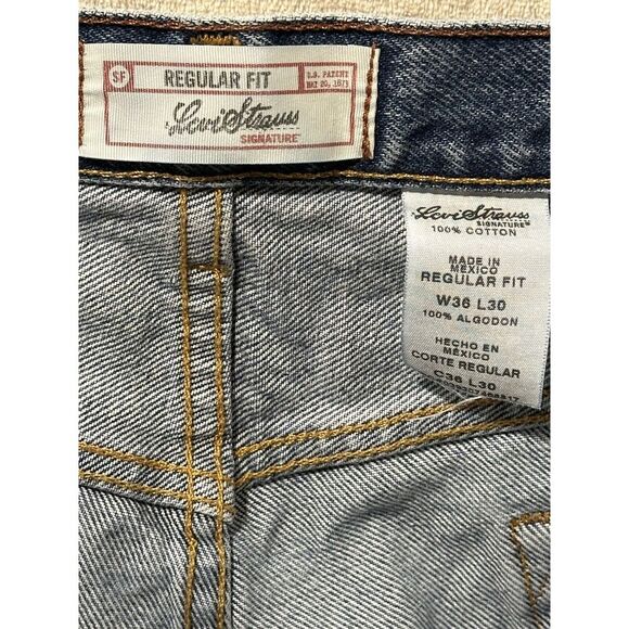 Signature by Levi's Strauss & Co. Gold Label Men's Regular Fit Jeans 36W x 30L - Picture 6 of 16